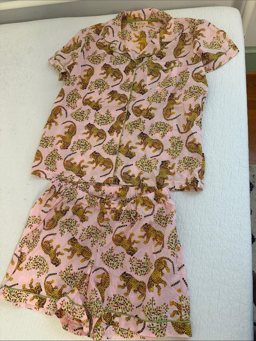 Women’s Pink Leopard-Print Short Pajama Set with Collared Top